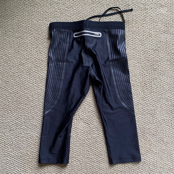 NWOT Nike running tights capri - Picture 2 of 4